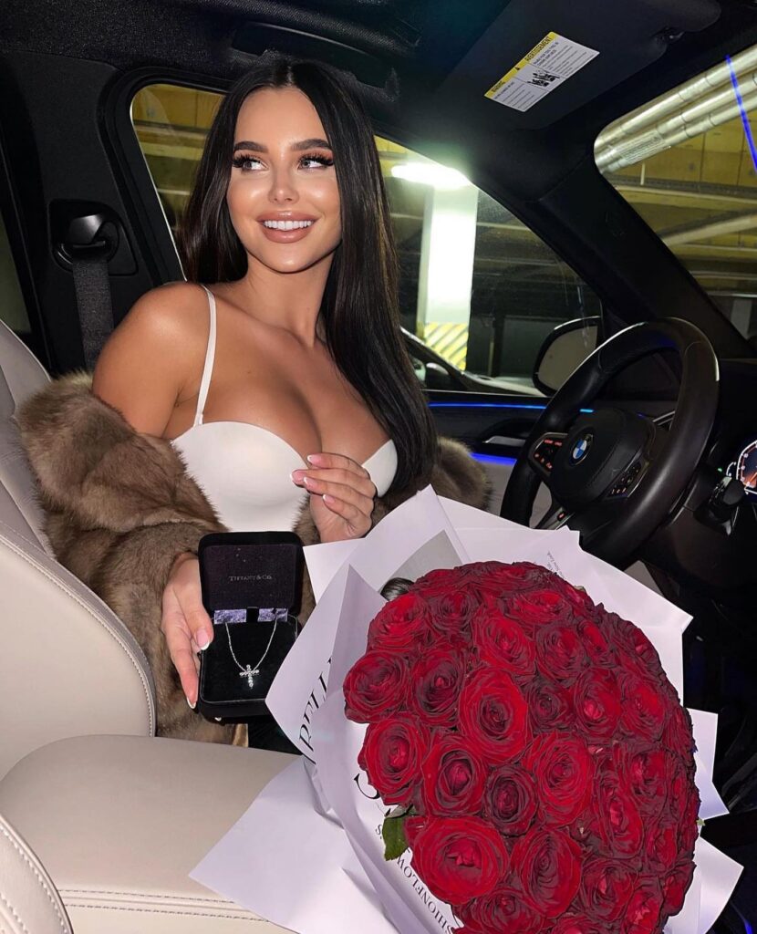 sugar baby with gifts